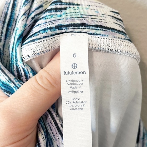 Lululemon Inspire Crop II Leggings Blurry Belle Blue Size 6 Midrise Luxtreme EUC - Picture 9 of 10